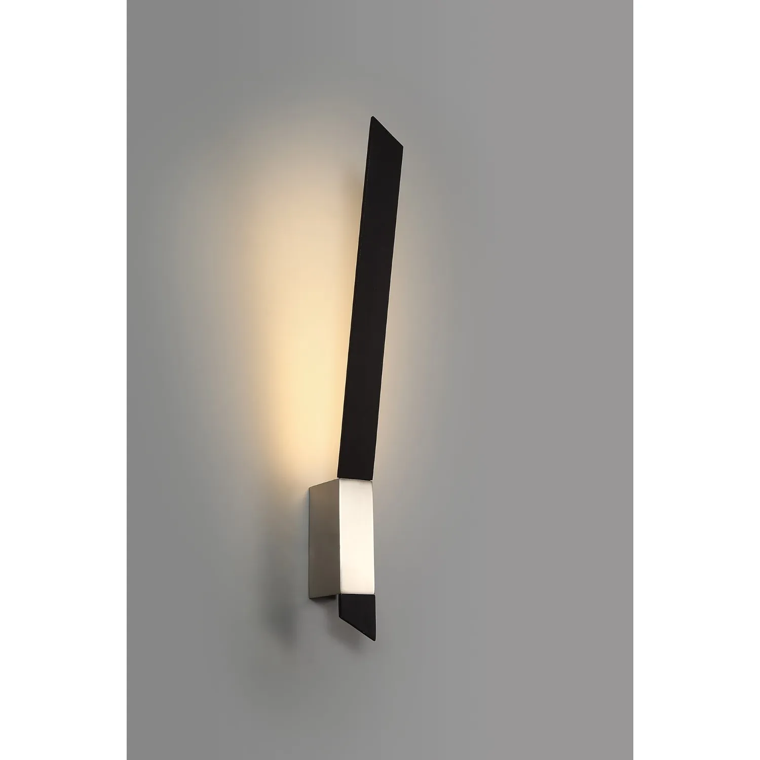 Benenden Wall Lamp, 1 x 8W LED, 3000K, 560lm, Sand Black Satin Nickel, 3yrs Warranty